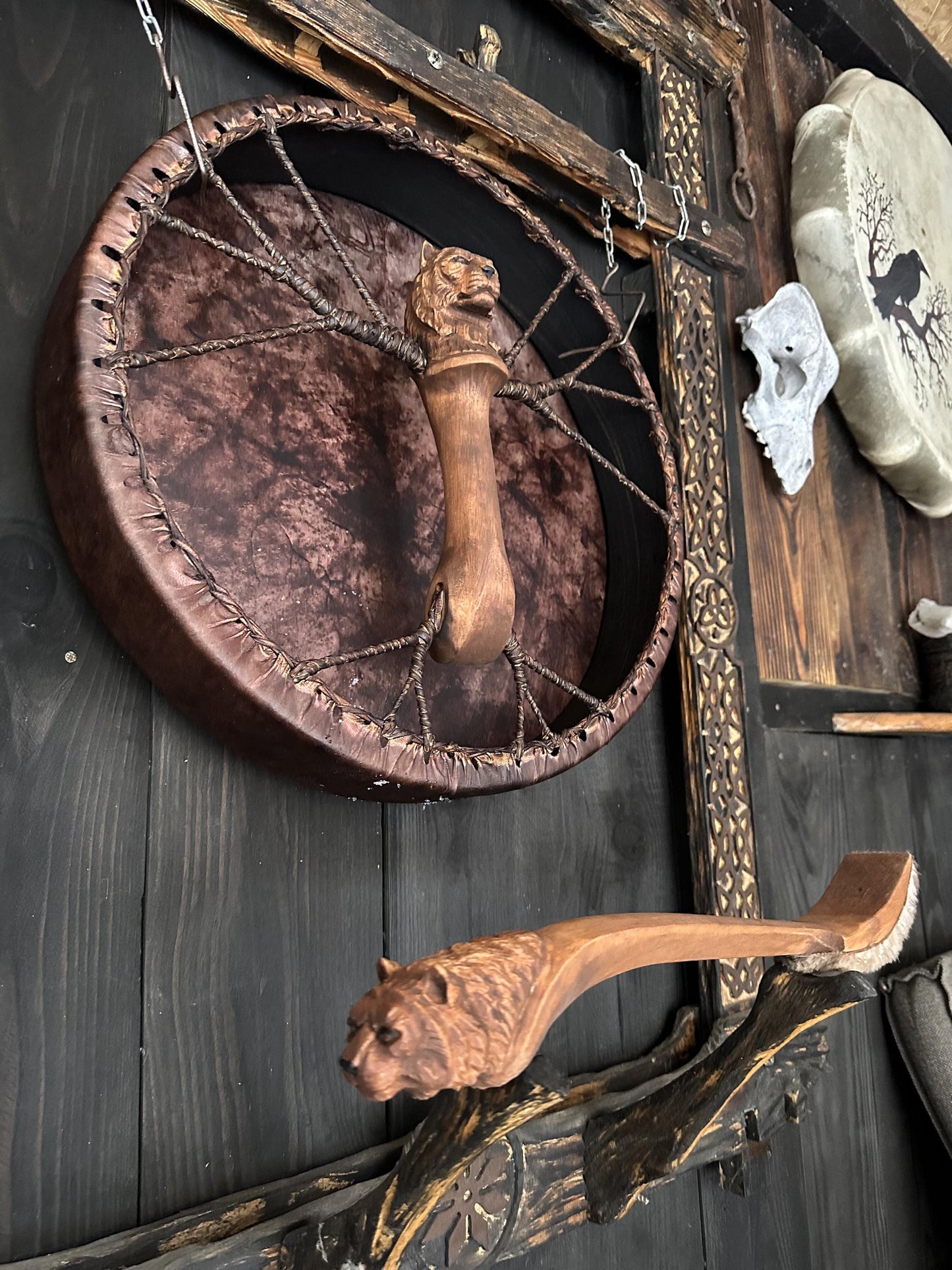 Shaman drum Tiger with matching carved beater