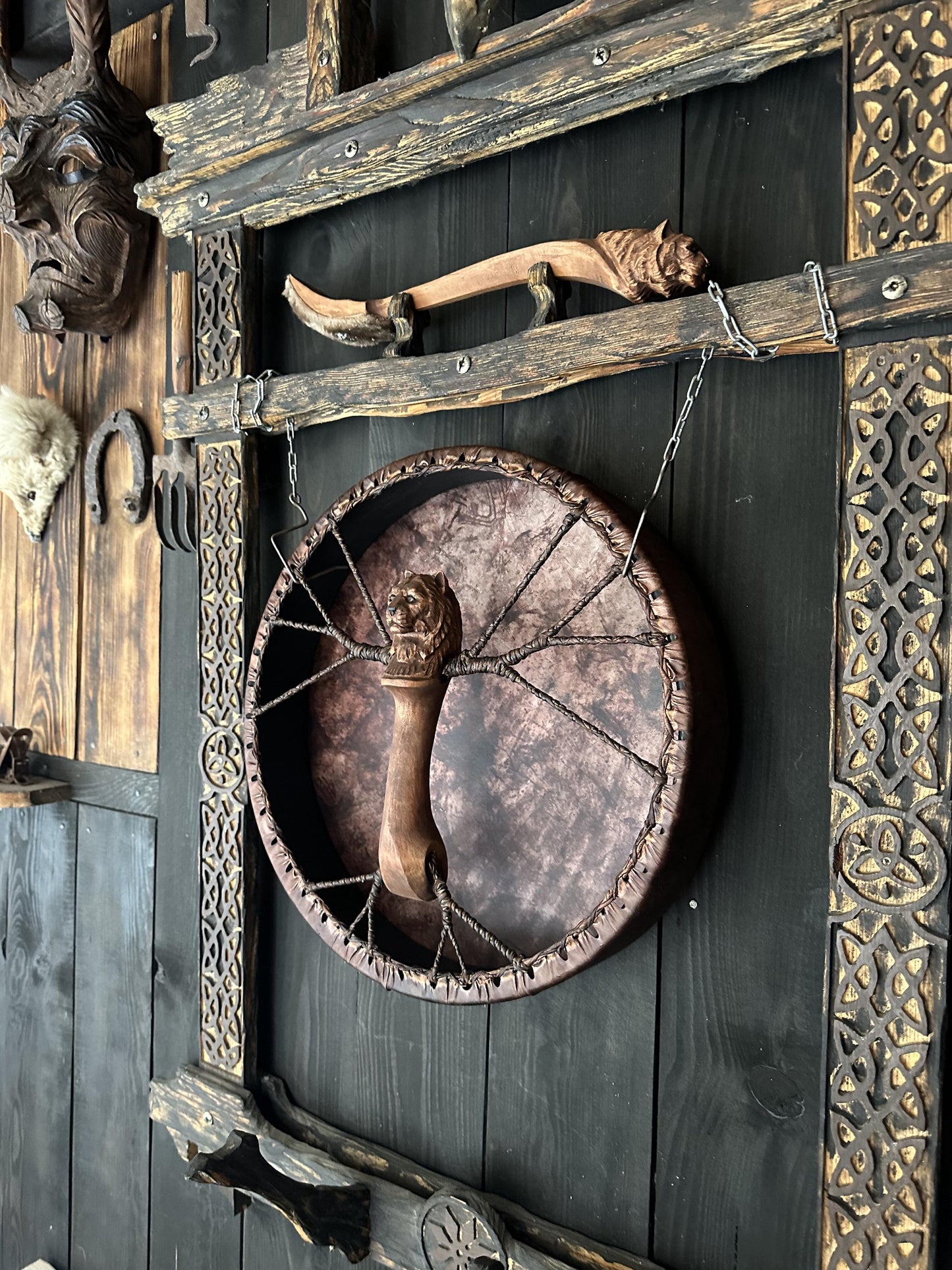 Shaman drum Tiger with matching carved beater