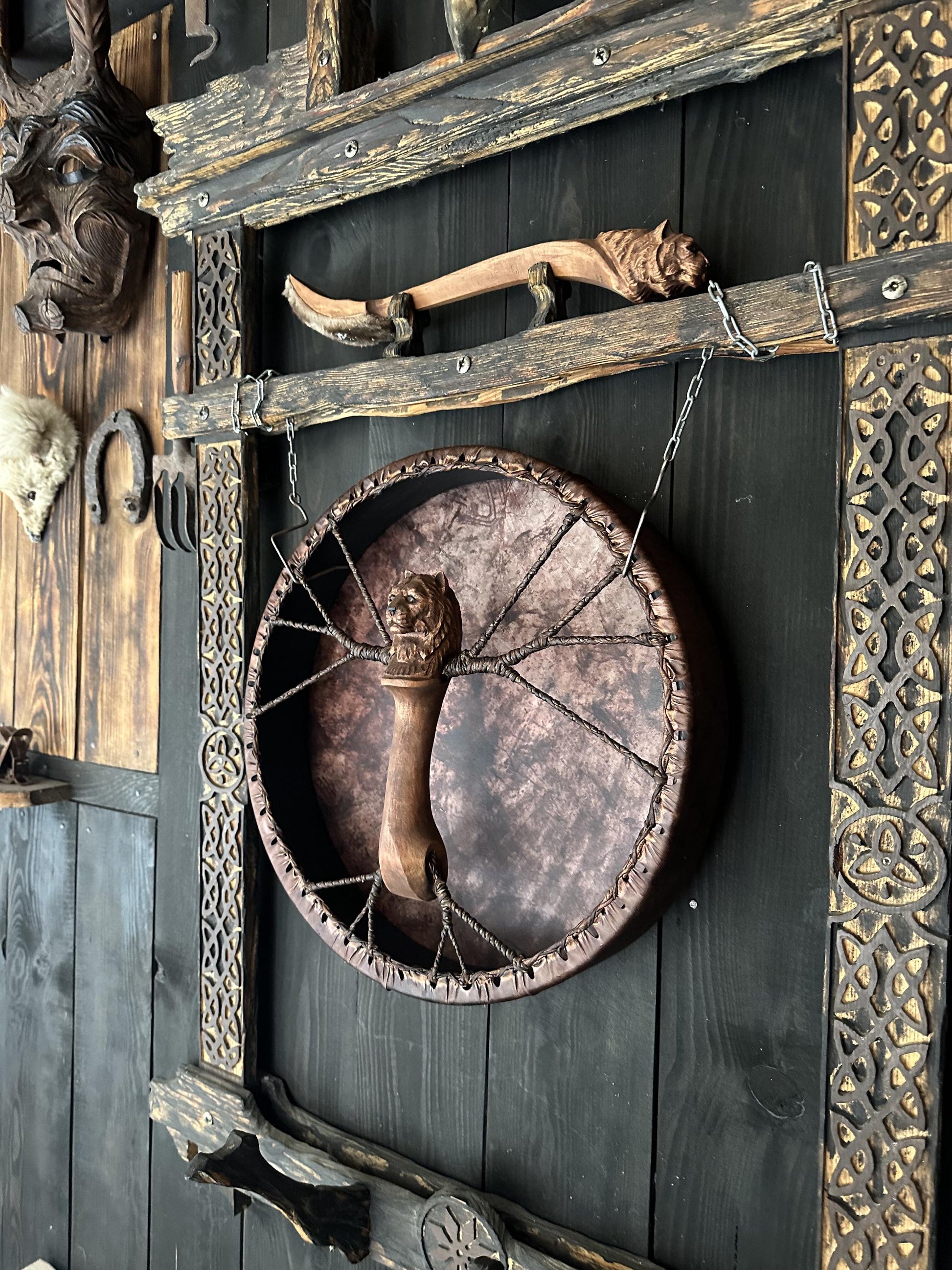 Shaman drum Tiger with matching carved beater